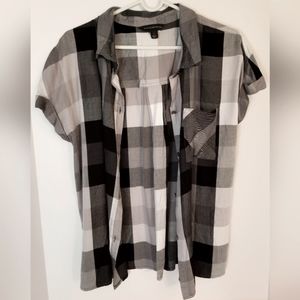 Rock & Republic Short Sleeved Plaid Top Size S